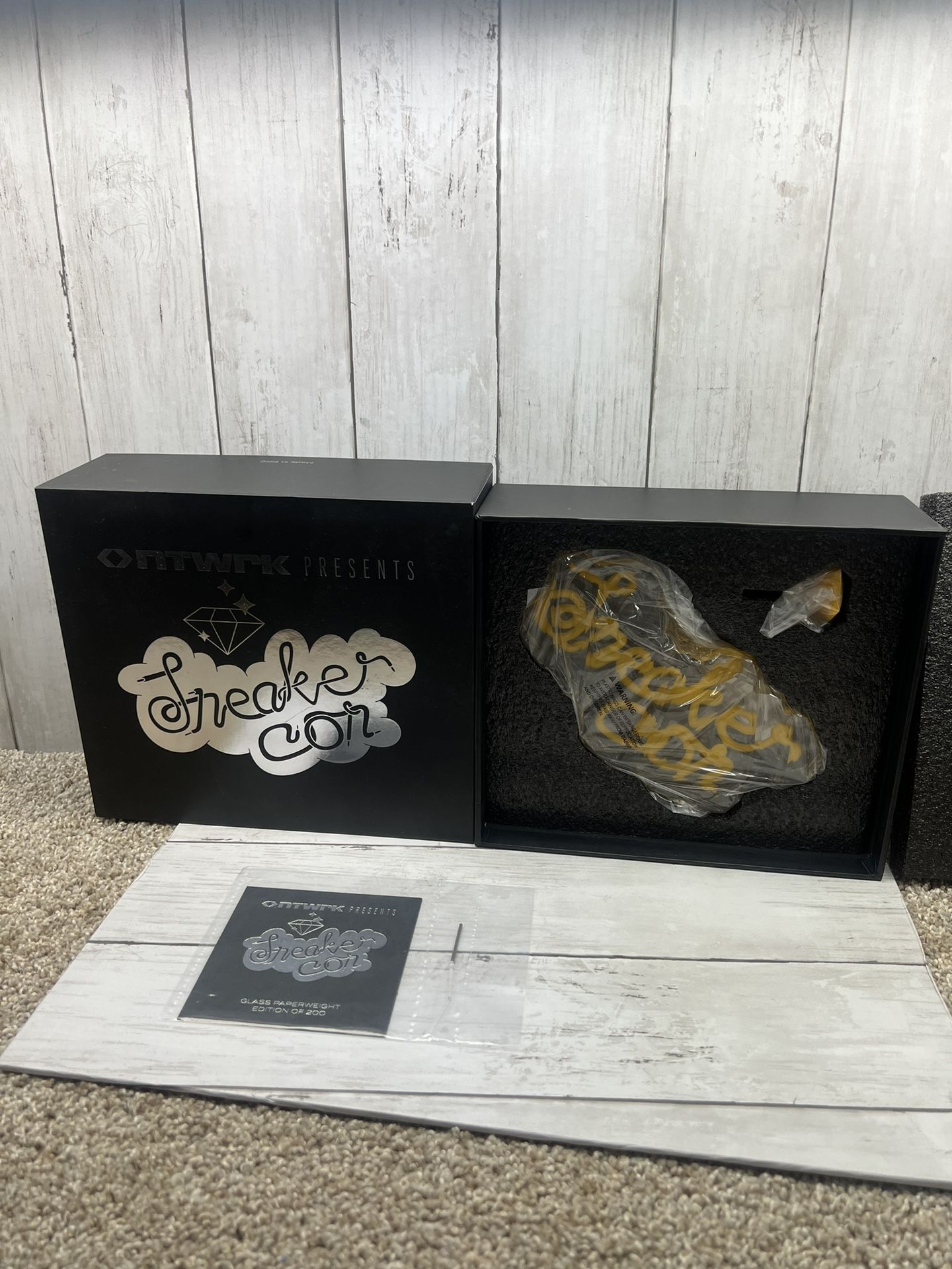 Sneaker Con Ntwrk Glass Paperweight 1/200 Rare New