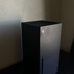 Xbox Series X / WITH USED XBOX ONE CONTROLLER