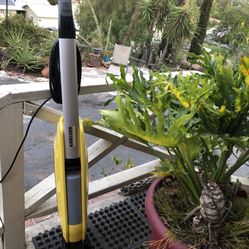 Like New Karcher Buffer Missing Roller 