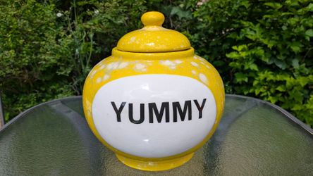Cookie jar