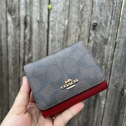 Coach Trifold Small Wallet 