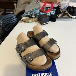 Birkenstock  Arizona Sandals For Men, Size 7