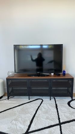 50 Inch Samsung Smart TV
