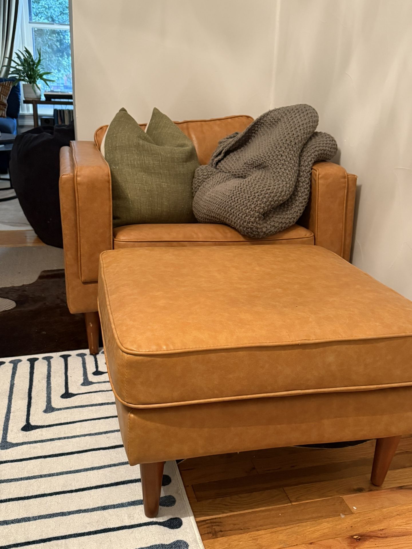 Edloe Finch Albany Arm Chair And Ottoman