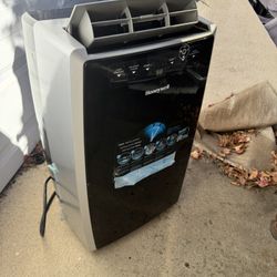 Honeywell 12,000 BTU Portable AC, Dehumidifier, Fan $350.00