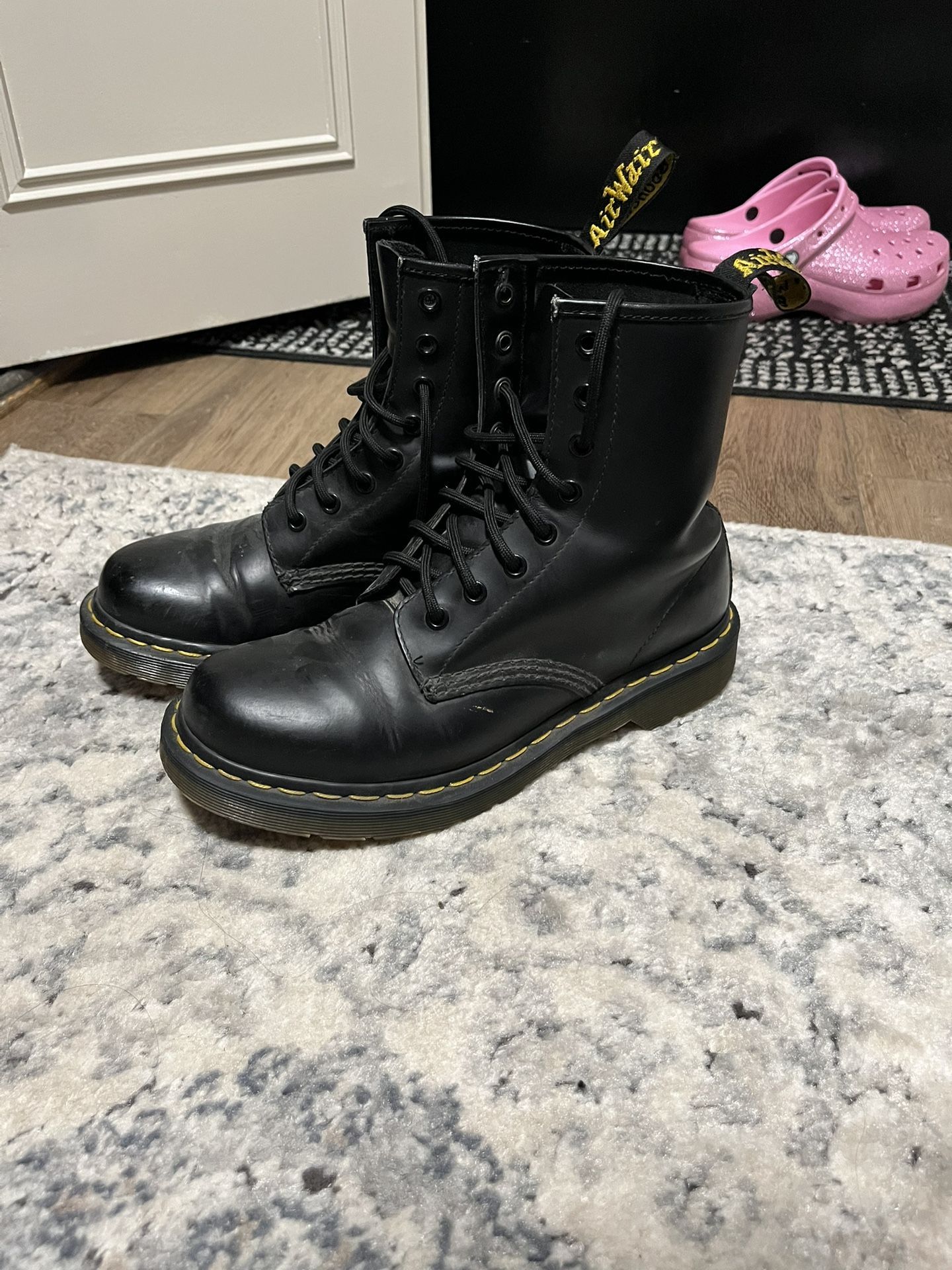 Dr. Martens W9