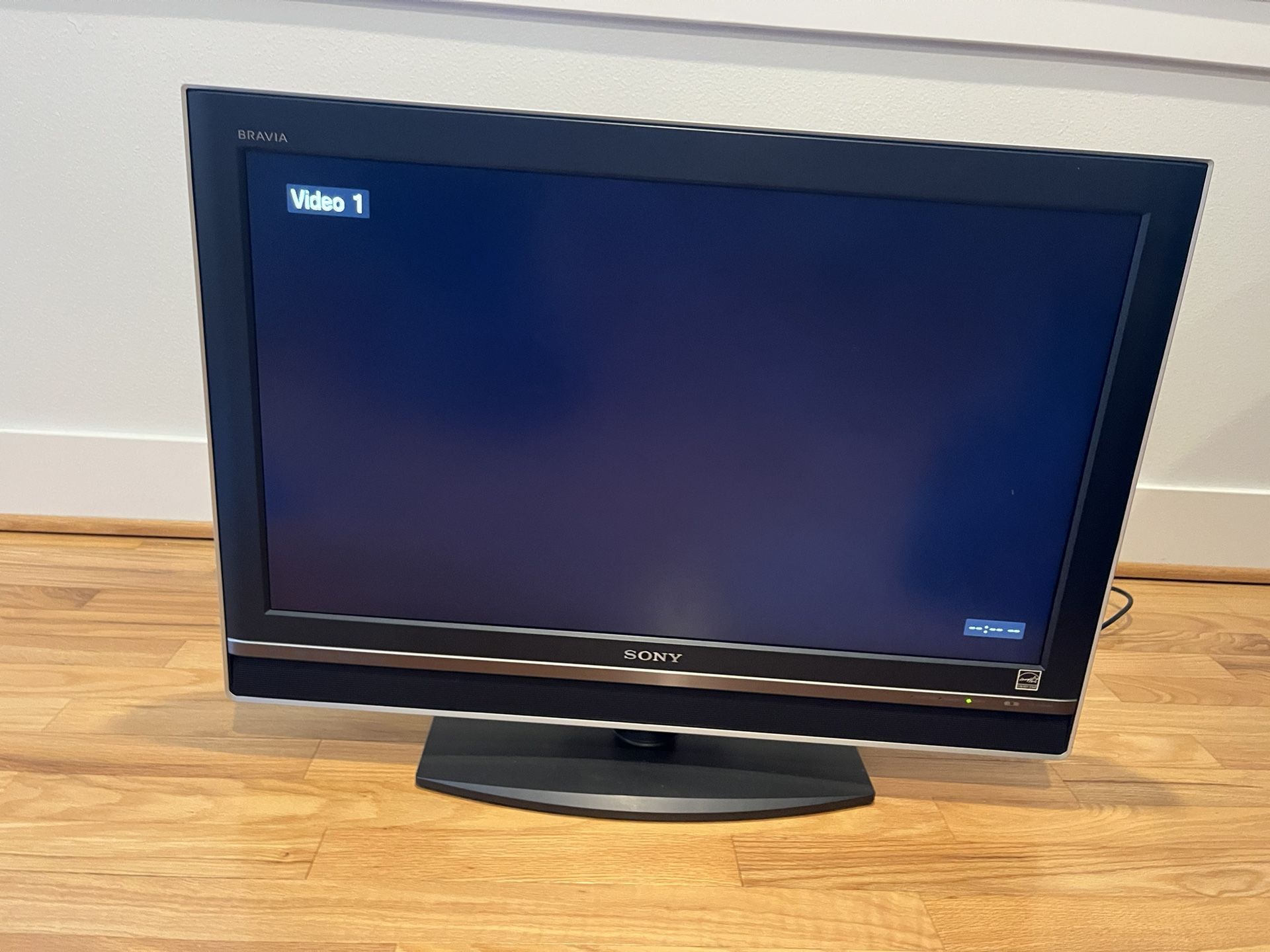 Sony 32” XBR2 LCD Television KDL-V32XBR2