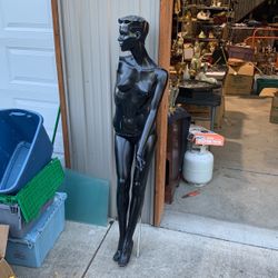 Mannequin Missing One Arm