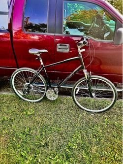 Mens XL DIAMONDBACK hybrid bike