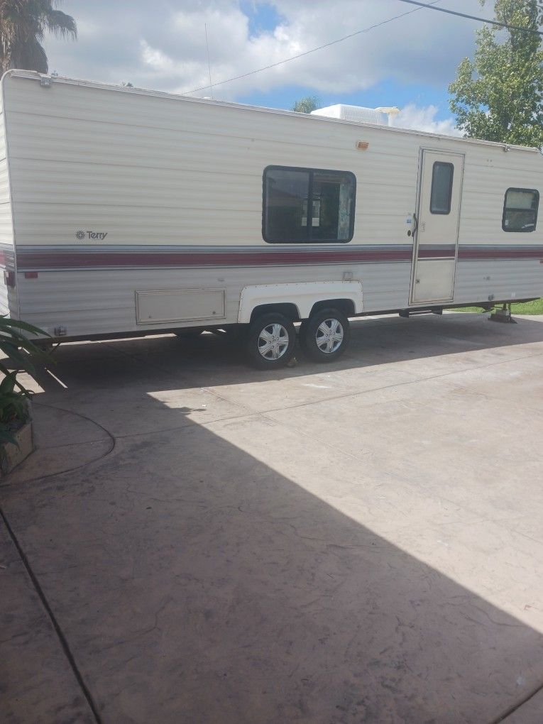 Terry 27 Ft Travel Trailer Like New Roof Ac Queen Bed