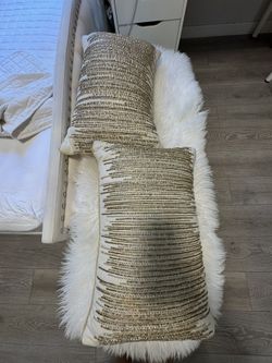 decorative pillows