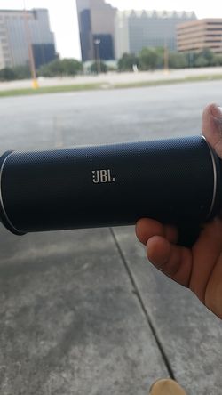 Polaroid loud bass speaker