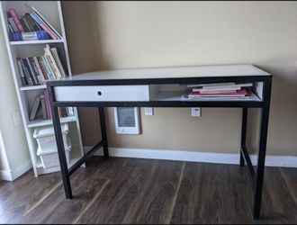 Crate and Barrel Desk/Tabel