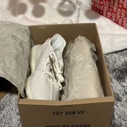 Yeezy Boost 350 V2