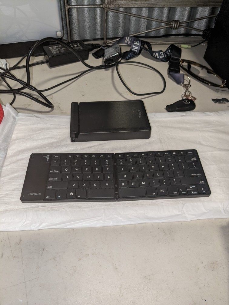Targus Bluetooth Keyboard Fold Up And Case