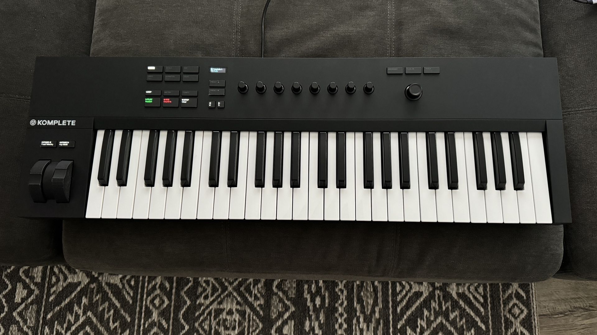 Native Instruments Komplete Kontrol A49 - Black