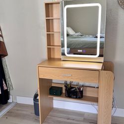 Light Wood Vanity With Side Mirror And Drawer 