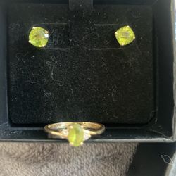 14k Gold Peridot And Two Diamonds Ring And Earrings 