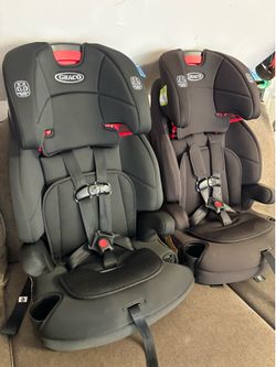 TWO 3-IN-1 HARNESS BOOSTER CWR SEATS