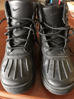 NIKE WOODSIDE ~ kids~ size 3Y $25 *NEW*