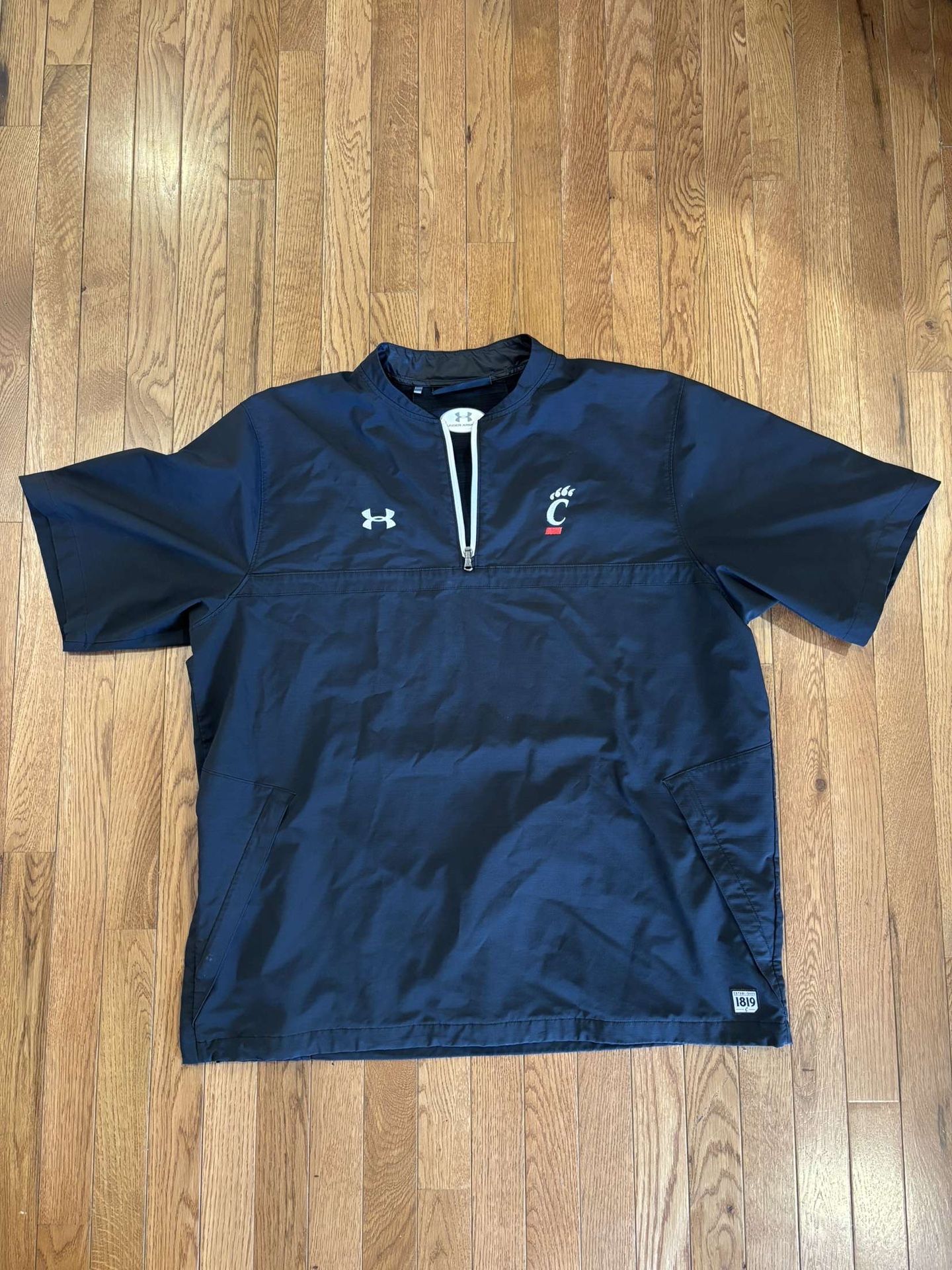 Cincinnati Bearcats Under Armour Black Baseball Utility Short Sleeve Cage Jacket