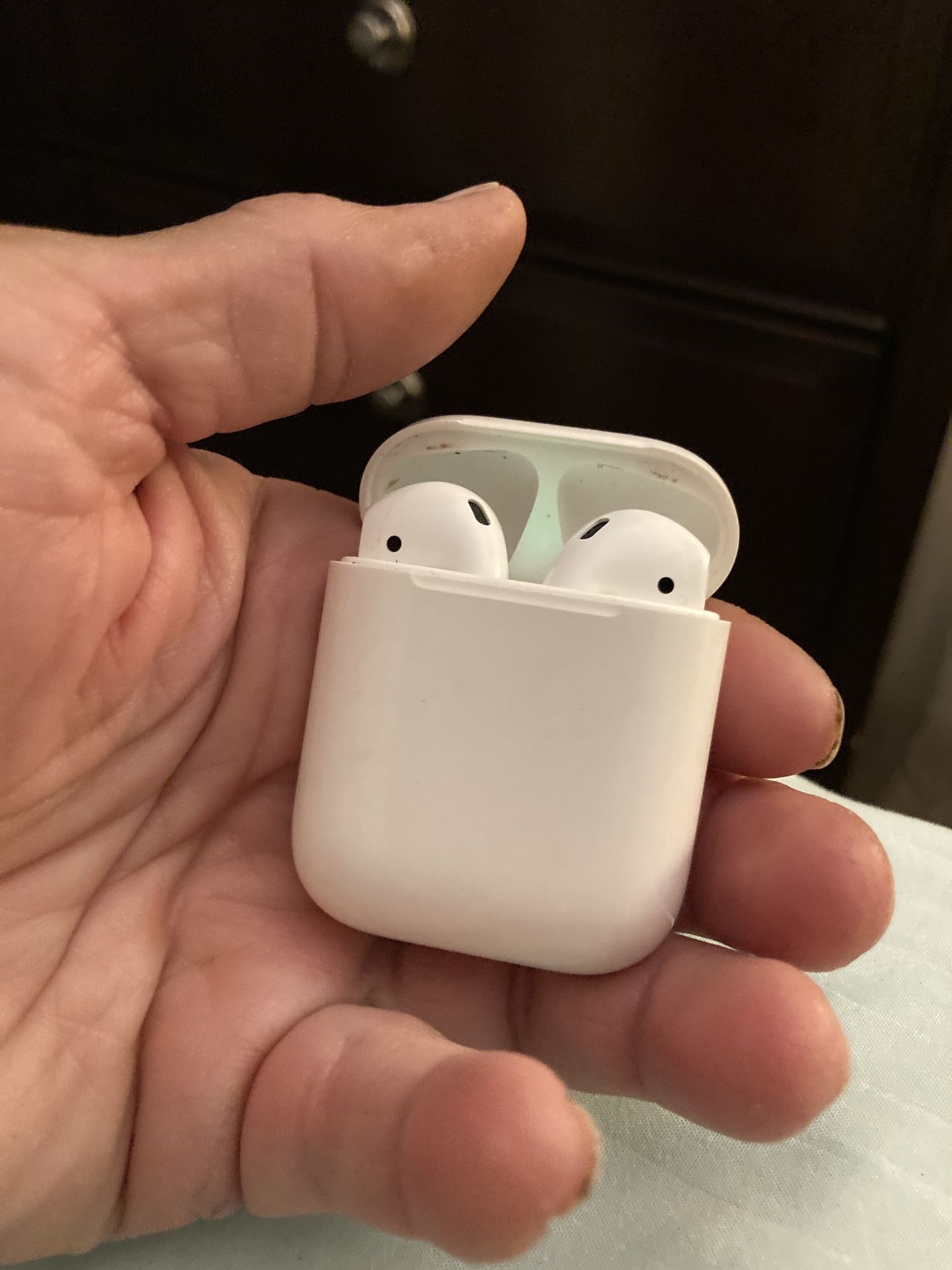 Apple Air Pods 2 Second Generation 