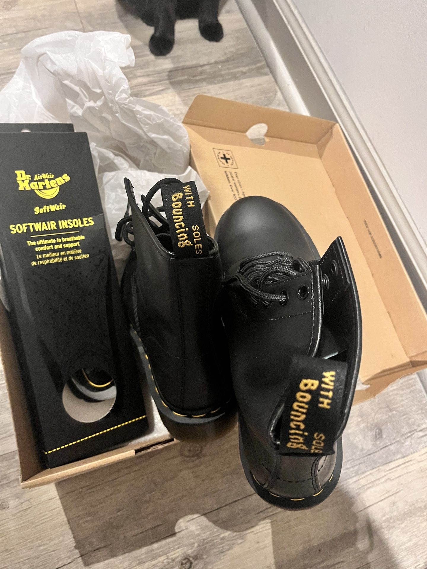 Doc Martens Size W9/M8