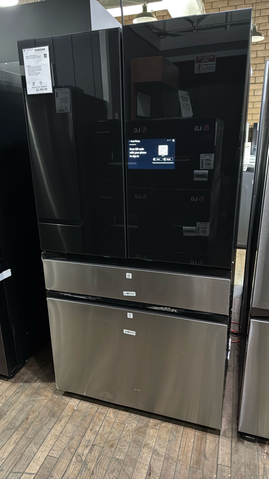 Samsung Four-Door Bespoke 29 Ft.³ With Ai Vision Inside In Charcoal Color RF90F29BECR –OB