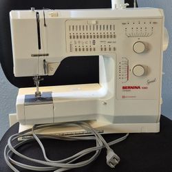 BERNINA 1080 SEWING MACHINE WITH SEWING CABINET AND EXTRAS (THREADS, ETC)