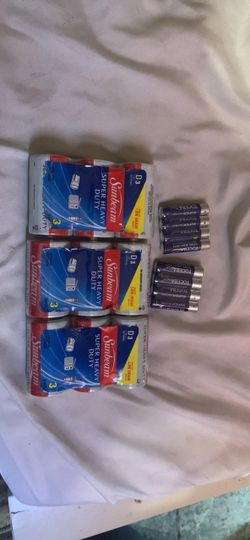 Sunbeam Super Heavy Duty D Batteries Bundle