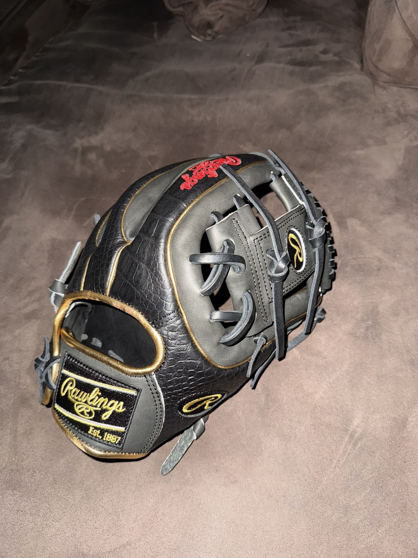 Rawlings Heart Of The Hide 11.5” Baseball Glove