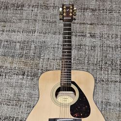 Yamaha F335 Acoustic Guitar 