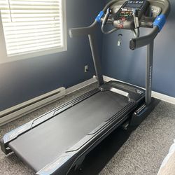 Horizon Treadmill For sale