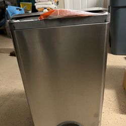 Simplehuman Rectangular Metal Step Trash Can. Softly Closing, Step- Operated Lid. Space- Efficient Design With a Slim Hinge, 