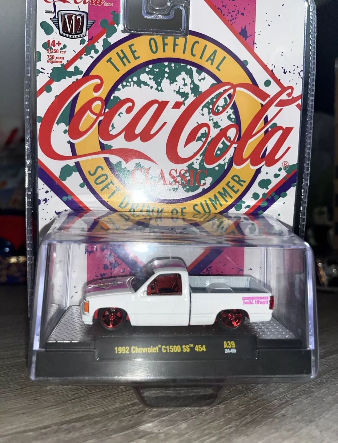 2024 M2 Machines 1992 Chevrolet C1500 SS 454 A39 Coca Cola (CHASE) & Regular