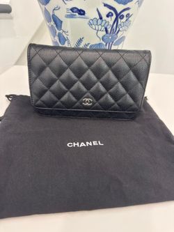 Cc  Chanel Caviar Quilted Wallet on Chain bag