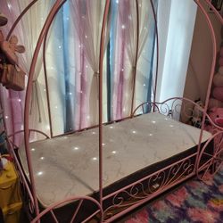Girls/ Toddler Princess Chariot Bed OBO 