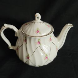 Vintage SADLER Teapot England Pink Roses Gold Trim