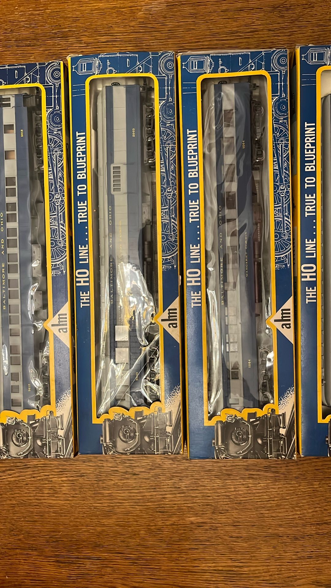 Baltimore and Ohio HO passenger set of five cars