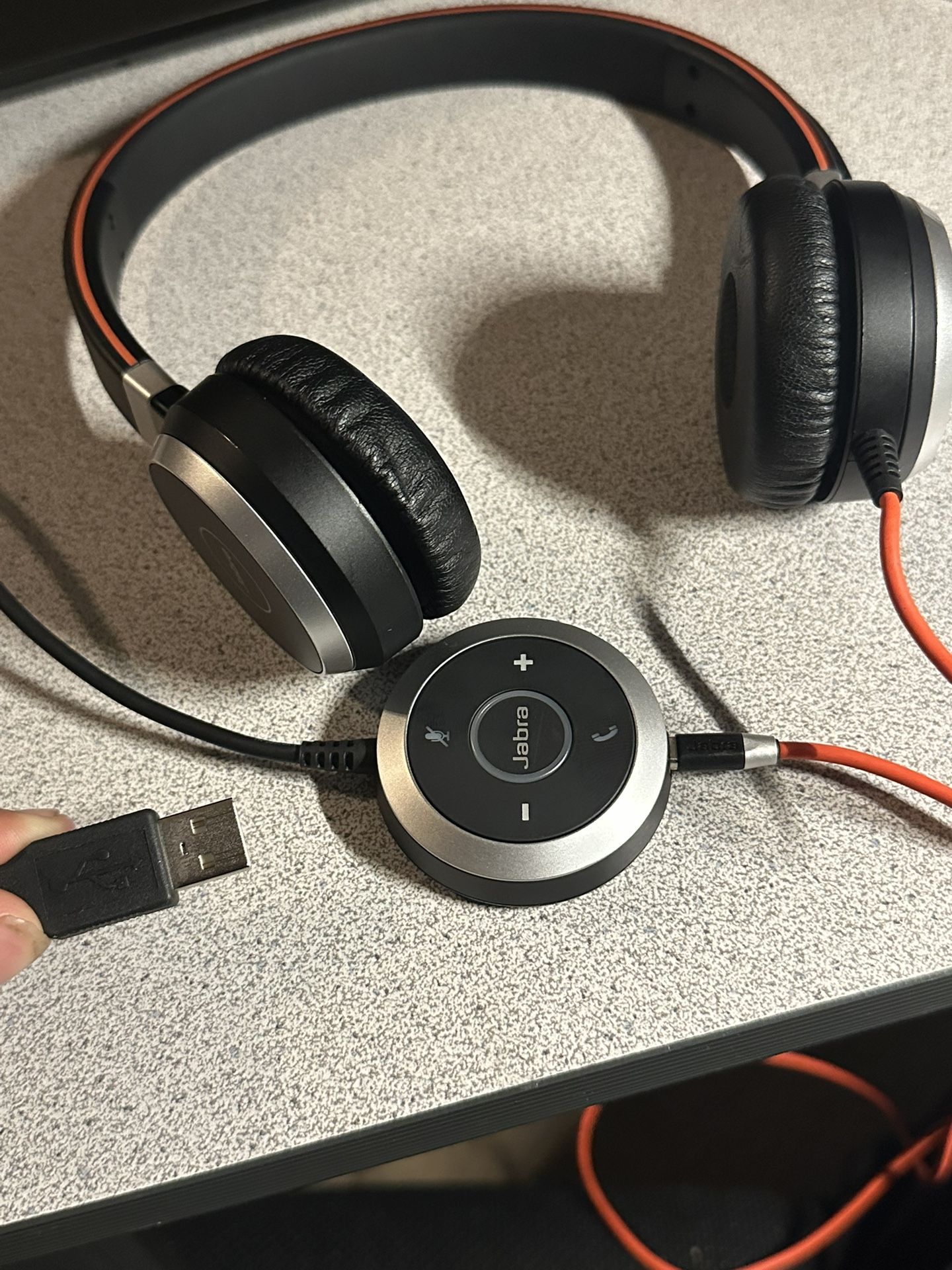 Very High Quality Jabra  EVOLVE 40 PROFESSIONAL WIRED HEADSET 