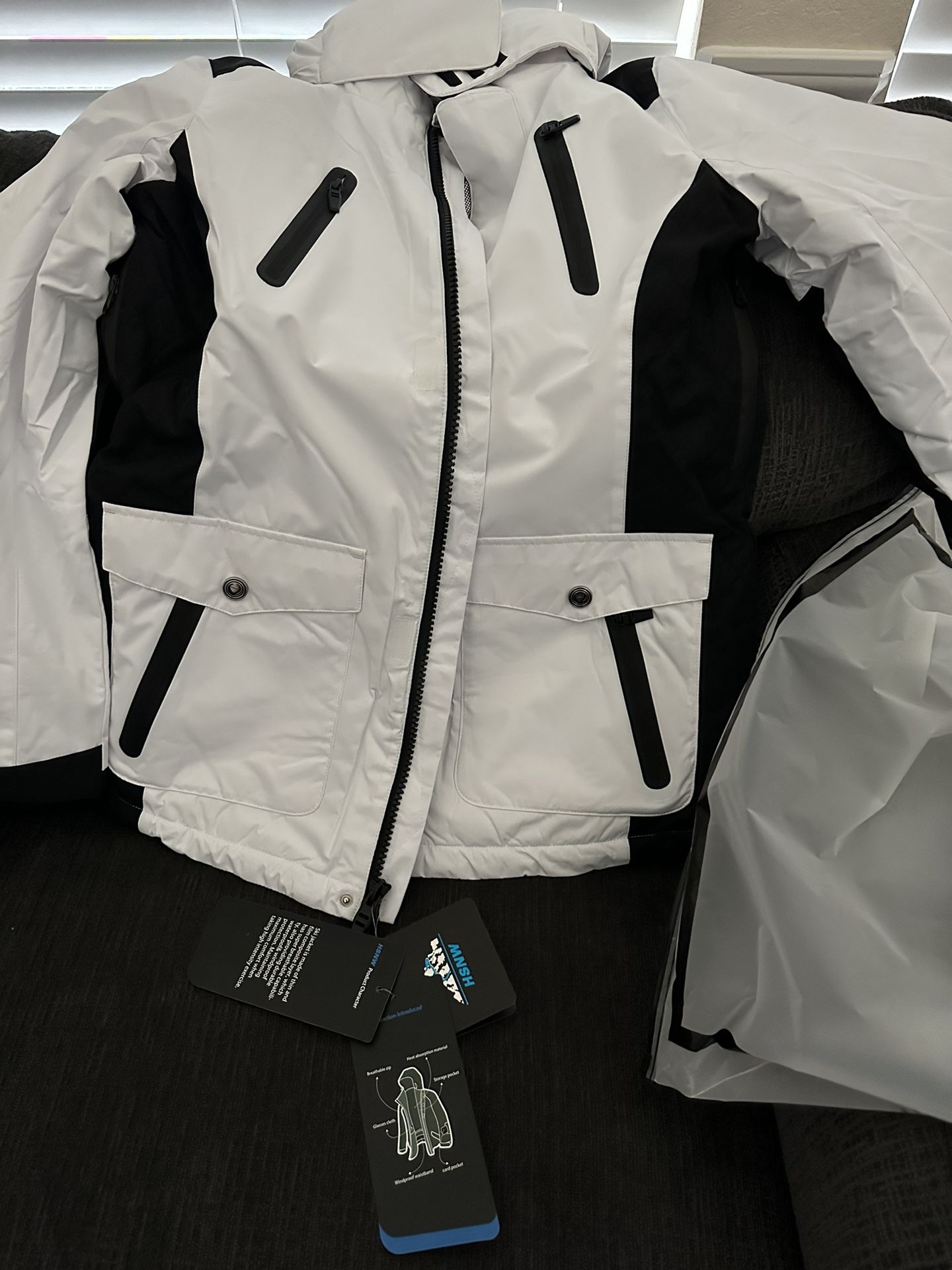 New Women Jacket Ski Jacket Outdoor Coat Ladies Waterproof Jacket Small Medium