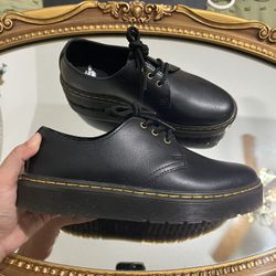 Doc Marten’s 1461 Leather Oxford Shoes