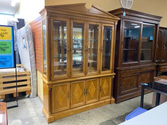 STANLEY FURNITURE Solid Maple Lighted Mirrored 8-Door China Cabinet