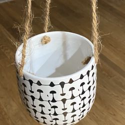 4” Handing Ceramic Pot