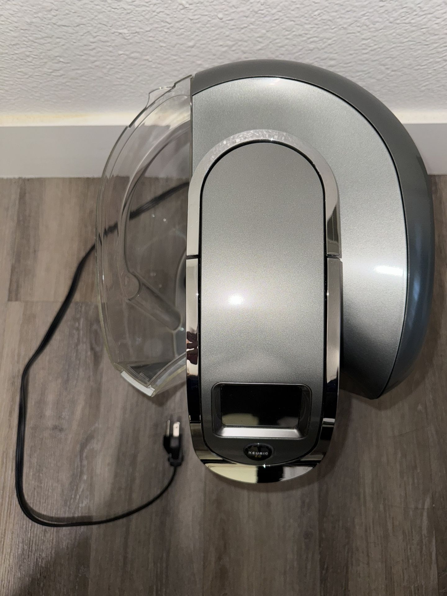 Keurig 2.0 Coffee Maker Touchscreen Digital  (Missing Side Lid and the Piece for Cup/Mug, Check Pictures) Still Works Perfectly Fine, Cleaned and Sani