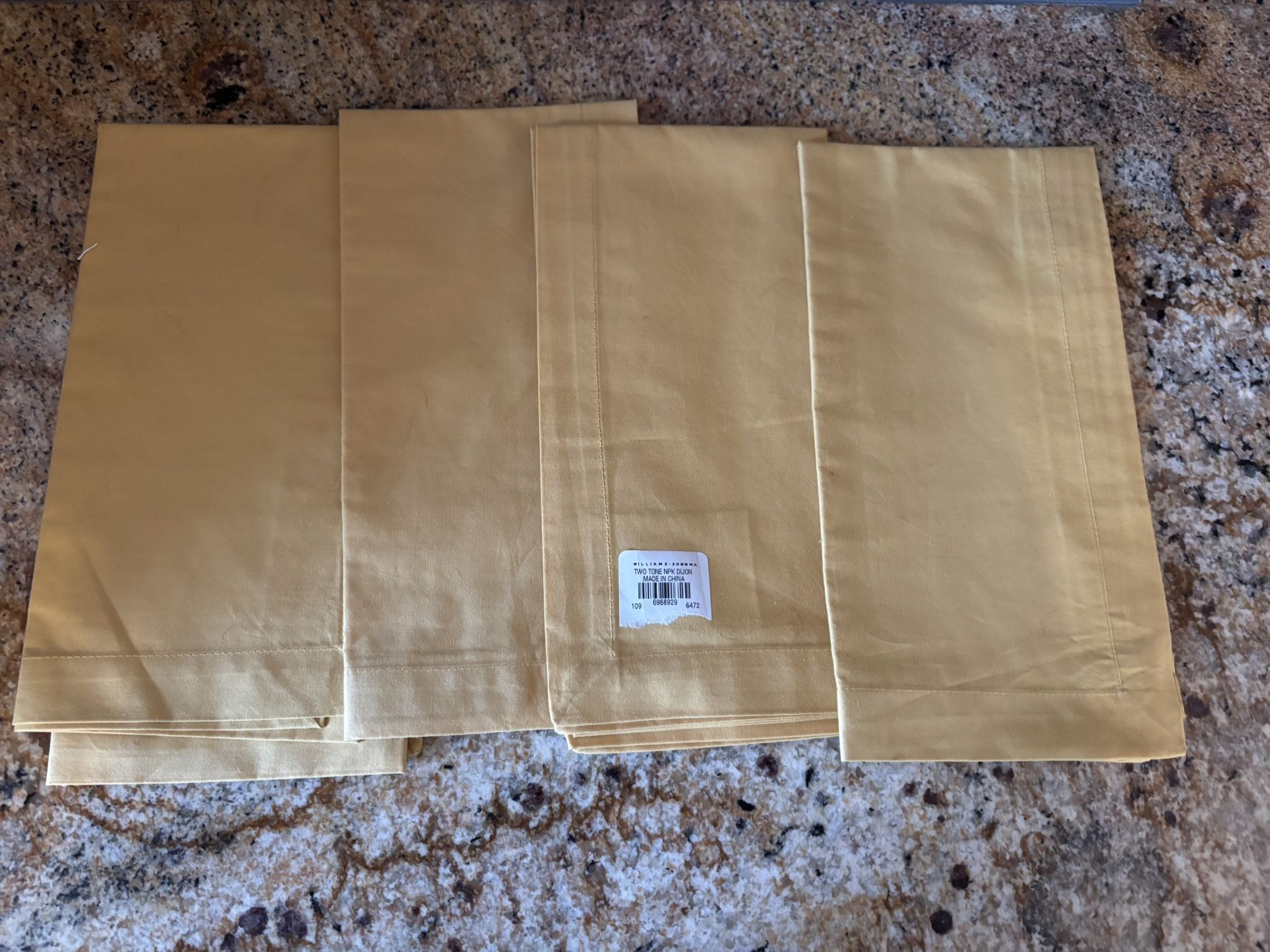 Williams Sonoma NWT Set Of 4 Dijon Yellow Cotton Napkins