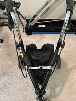 Nova Rollator Walker with Seat, Brakes & Basket - Excellent Condition $115