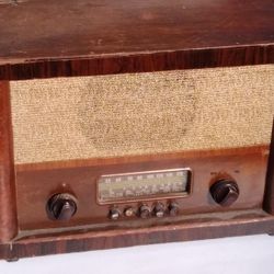 Antique RCA Victor Radio 