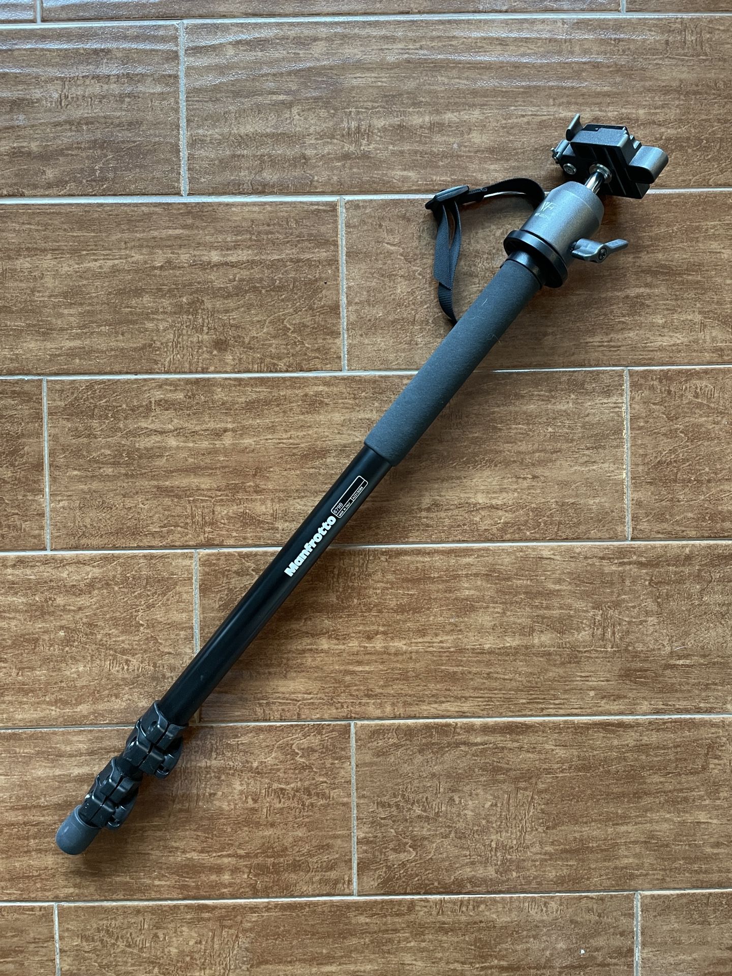 Manfrotto 679B Monopod w/ WF-002H quick release ball head