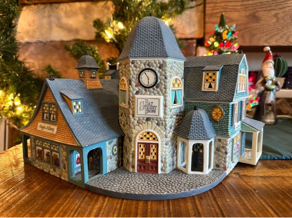 Department 56 Seasons Bay Street Shops #53301 Set of 2 First Edition